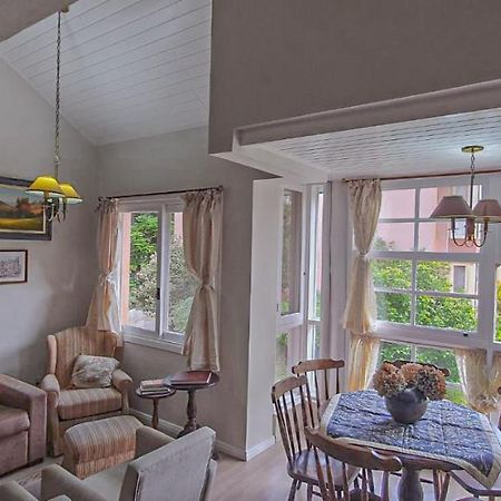 Duplex Floresta Negra - Sua Base Perfeita Em Gramado! Otima Localizacao Lagonegro 500M - 02 Quartos E 02 Banheiros Para Familia Em Condominio Fechad0, Cozinha Completa Com Garagem E Portaria 24H Esterno foto