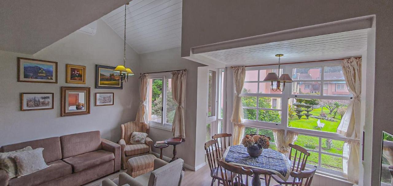 Duplex Floresta Negra - Sua Base Perfeita Em Gramado! Otima Localizacao Lagonegro 500M - 02 Quartos E 02 Banheiros Para Familia Em Condominio Fechad0, Cozinha Completa Com Garagem E Portaria 24H Esterno foto
