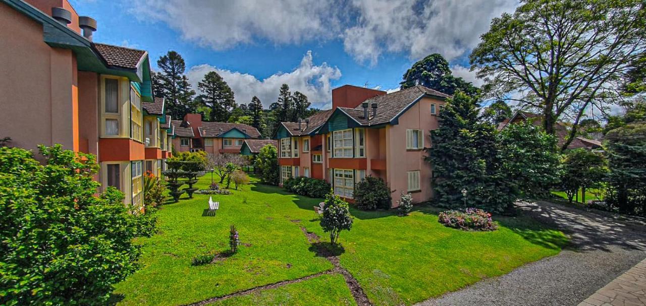 Duplex Floresta Negra - Sua Base Perfeita Em Gramado! Otima Localizacao Lagonegro 500M - 02 Quartos E 02 Banheiros Para Familia Em Condominio Fechad0, Cozinha Completa Com Garagem E Portaria 24H Esterno foto