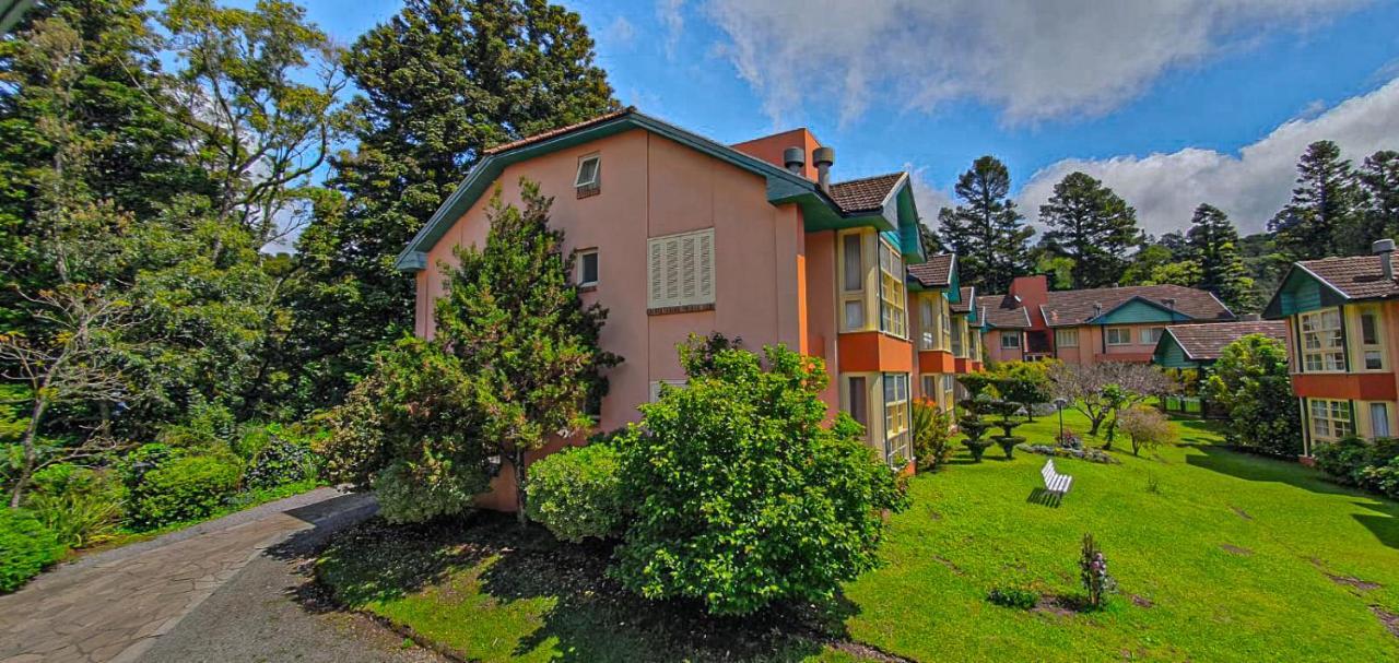 Duplex Floresta Negra - Sua Base Perfeita Em Gramado! Otima Localizacao Lagonegro 500M - 02 Quartos E 02 Banheiros Para Familia Em Condominio Fechad0, Cozinha Completa Com Garagem E Portaria 24H Esterno foto
