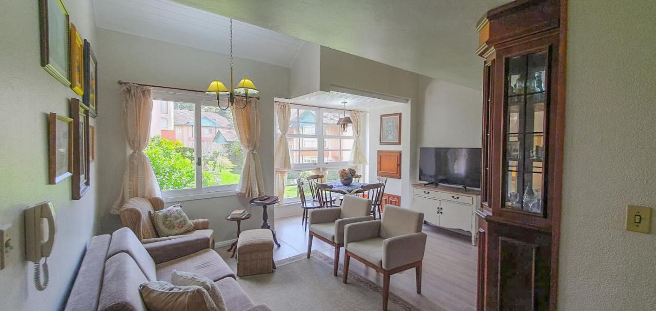 Duplex Floresta Negra - Sua Base Perfeita Em Gramado! Otima Localizacao Lagonegro 500M - 02 Quartos E 02 Banheiros Para Familia Em Condominio Fechad0, Cozinha Completa Com Garagem E Portaria 24H Esterno foto